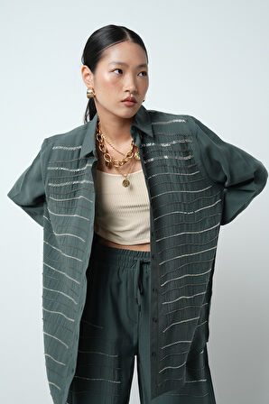 Kadın Yatay Şerit Taş İşlemeli Düz Renk Oversize Gömlek