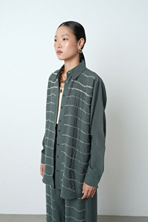 Kadın Yatay Şerit Taş İşlemeli Düz Renk Oversize Gömlek