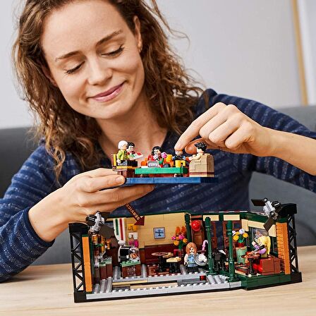 LEGO Ideas 21319 - FRIENDS Central Perk Cafe Set