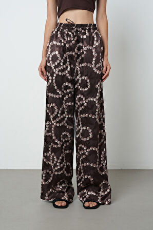 Kadın Kahverengi Desenli Bol Paça Beli Lastikli Bağcıklı Pantolon