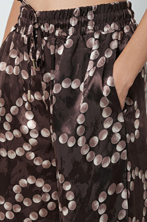 Kadın Kahverengi Desenli Bol Paça Beli Lastikli Bağcıklı Pantolon