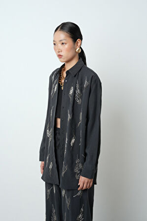 Kadın Önü Taş İşlemeli Düz Renk Oversize Gömlek