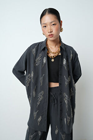 Kadın Önü Taş İşlemeli Düz Renk Oversize Gömlek