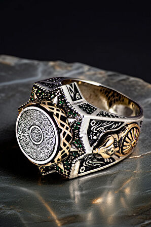 Erkek İnşirah Suresi İşlemeli Yeşil Zirkon Taşlı Babil Temalı 925 Ayar Gümüş Yüzük