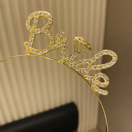 Altın Renkli Taşlı “Bride” Gelin Tacı – El Yazısı Yazı Tipiyle (5250)