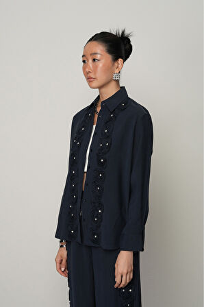 Kadın Gül Ve Taş Şerit İşlemeli Düz Gömlek