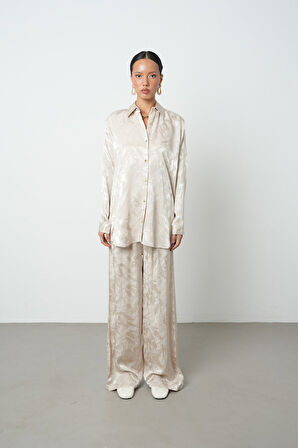 Kadın Bej Renk Çiçek Desenli Oversize Kesim Gömlek