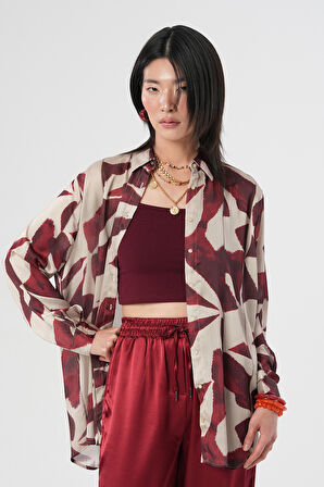 KADIN DESENLİ ÇİZGİ DETAYLI OVERSİZE GÖMLEK