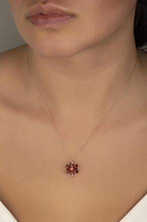 925 Ayar Gümüş 4 Katman Garnet Lotus Çiçeği Kolye
