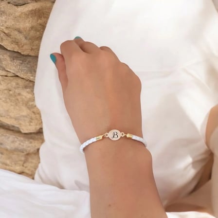14 Ayar Altın Plakalı B Harfine Özel Oval Motifli Doğal Beyaz Derili Hediye Bileklik-529