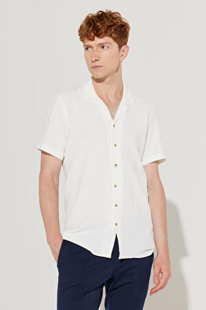 Erkek Beyaz Slim Fit Dar Kesim Klasik Yaka Kısa Kollu Gömlek