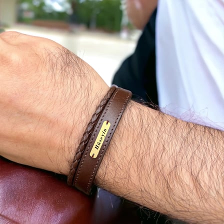 14 Ayar Altın Plakalı Hüseyin İsmine Özel Dikdörtgen Figürlü Kahverengi Derili Hediye Bileklik-531