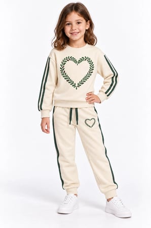 Kız Çocuk Ekru Yeşil Kalp Desenli Şeritli Eşofman Takımı – Sweatshirt ve Jogger Pantolon