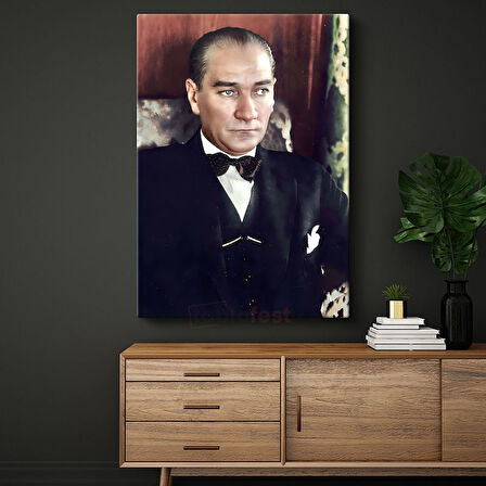 Papyonlu Atatürk - Siyah Takım Elbise Portresi Kanvas Tablo