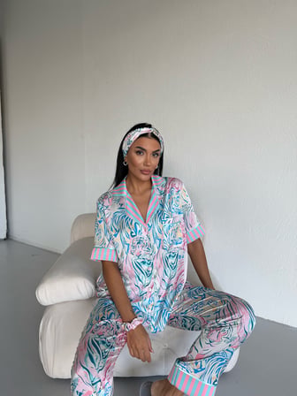 Muah Blue Savana Kadın Saten Pijama Takımı Kaplan ve Zebra Desenli Kısa Kollu Mavi