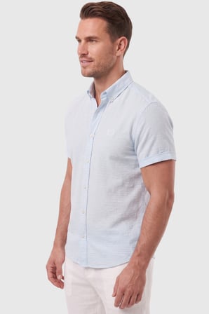 DeepSEA Erkek Slim Fit Likralı Jakar Dokulu Buz Mavisi Kısa Kol Gömlek – Esnek Nakış Armalı 2604356