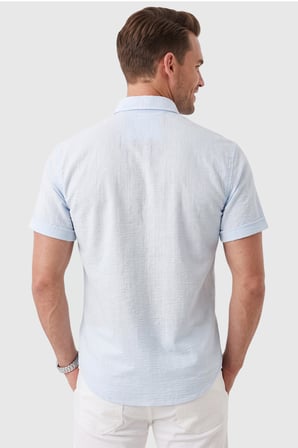 DeepSEA Erkek Slim Fit Likralı Jakar Dokulu Buz Mavisi Kısa Kol Gömlek – Esnek Nakış Armalı 2604356