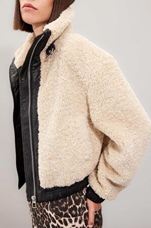 DeFacto Dik Yaka Suni Kürk Fermuarlı Mont Ceket C3980AX24WNBG778