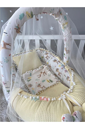 Babynest Sarı Wafle Pike Kumaş Ceylan Ponpon Cibinlik Tüllü Ve Oyuncak Aparatlı 5 Parça Set