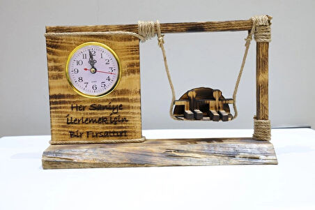  El Yapımı Ahşap Salıncaklı Masa Saati