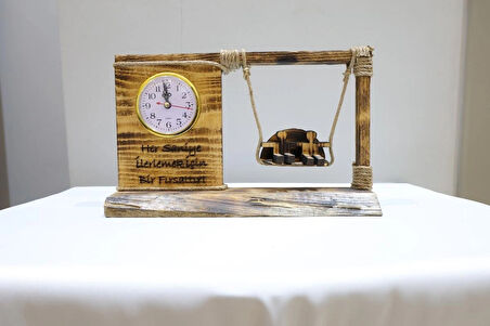  El Yapımı Ahşap Salıncaklı Masa Saati