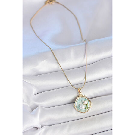 316L Çelik Gold Renk Zincir Turkuaz Mineli İncili Çiçek İşlemeli Portre Model Kadın Kolye
