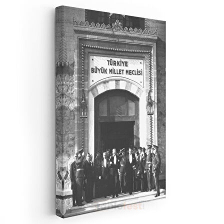 Meclis Kapısında Atatürk - Tarihi Fotoğraf Kanvas Tablo