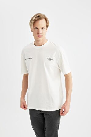 DeFacto Comfort Fit Bisiklet Yaka Sırt Baskılı Kısa Kollu Tişört B4369AX24SPER105