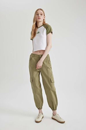 DeFacto Coool Jogger Pantolon Gabardin Kumaş Normal Bel Basic Düz Kargo Cepli B0454AX24SPKH461