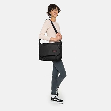 Eastpak Delegate + Black Omuz Çantası Siyah EK26E008