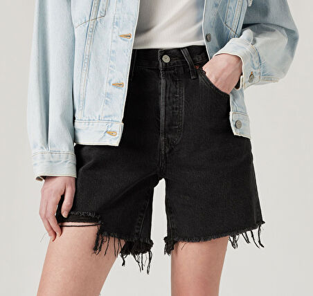 501® KADIN SİYAH JEAN ŞORT 85833-0016