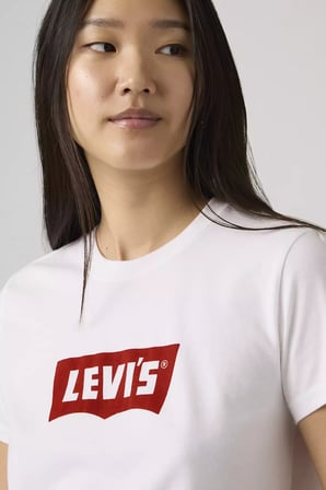 Levi's Kadın Graphic Favorite Tee Standart fıt beyaz tişört -008BX-0006