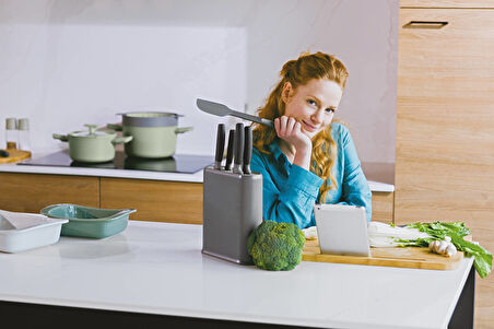 Berghoff Leo Balance Tablet Standlı Kesme Tahtası 45x41x3.5 cm