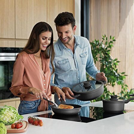 BergHOFF LEO STONE Yapışmaz Kapaklı Alüminyum Döküm Sos Tenceresi  18 cm