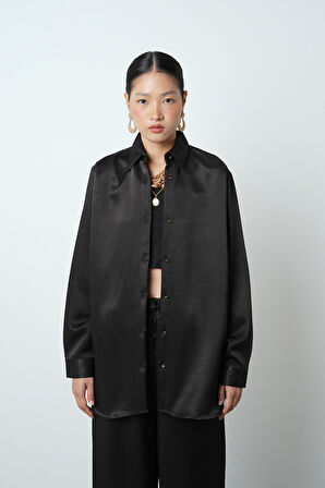 Kadın Düz Renk Parlak Kumaş Oversize Kesim Gömlek