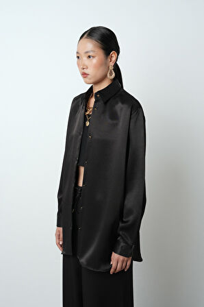 Kadın Düz Renk Parlak Kumaş Oversize Kesim Gömlek