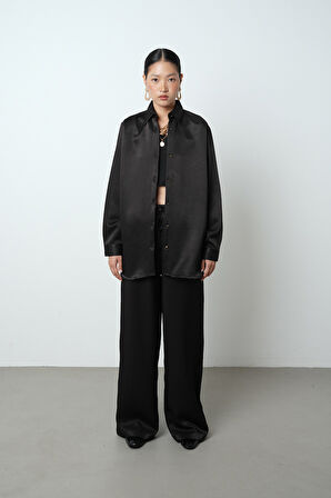 Kadın Düz Renk Parlak Kumaş Oversize Kesim Gömlek