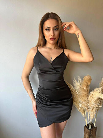 İNCE ASKILI SATEN SİYAH ELBİSE