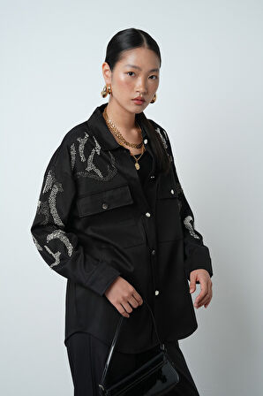 Kadın Çift Cepli Önü Boncuk İşlemeli Düz Renk Gömlek