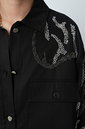 Kadın Çift Cepli Önü Boncuk İşlemeli Düz Renk Gömlek