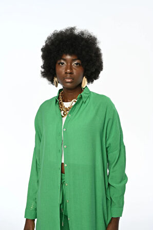 KADIN CEPSİZ DÜZ RENK OVERSİZE KESİM GÖMLEK