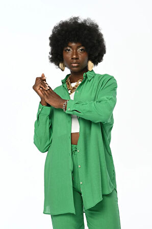 KADIN CEPSİZ DÜZ RENK OVERSİZE KESİM GÖMLEK