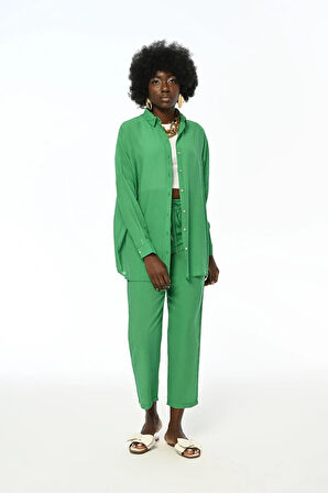 KADIN CEPSİZ DÜZ RENK OVERSİZE KESİM GÖMLEK