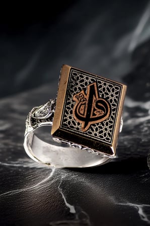 Erkek Vav Elif İşlemeli Yanı Damla Motifli Dikdörtgen Model 925 Ayar Gümüş Yüzük
