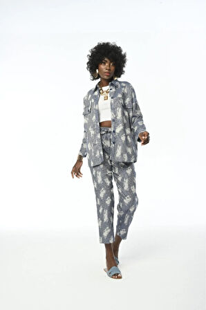 KADIN ÇİFT CEPLİ DESENLİ LACİVERT GÖMLEK