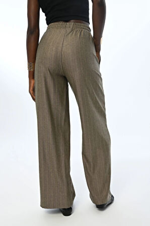 KADIN BELİ LASTİKLİ BOL PAÇA İNCE ÇİZGİLİ SİMLİ PANTOLON