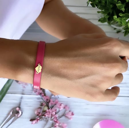 14 Ayar Altın Plakalı Pelin İsmine Özel Doğal Pembe Derili Kalp Figürlü Hediye Bileklik-544