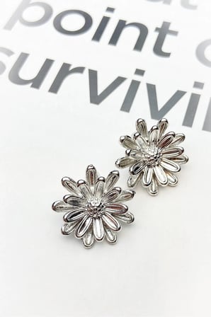 Metal Çiçek Küpe Rodyum Kaplama
