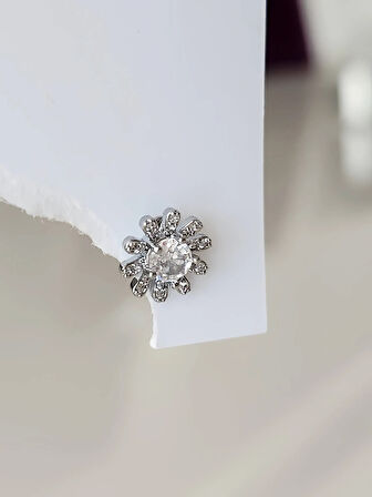Çiçek Model Kıkırdak Piercing Tragus Helix Gümüş Renk Küpe