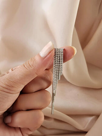 Kristal Taşlı Zincir Sallantılı Deliksiz Kıkırdak Silver Renkli Küpe